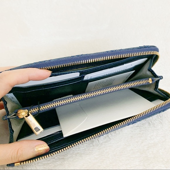 NWT Authentic Marc Jacobs Leather Zip Wallet - Picture 5 of 5